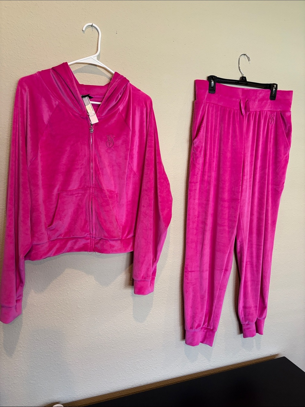 Victorias Secret L Hot Pink Velour Hoodie & Jogger Set